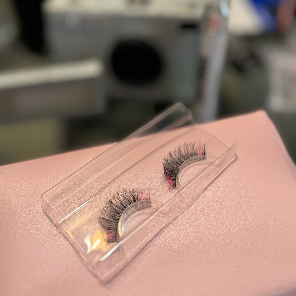 Valentine strip lashes
